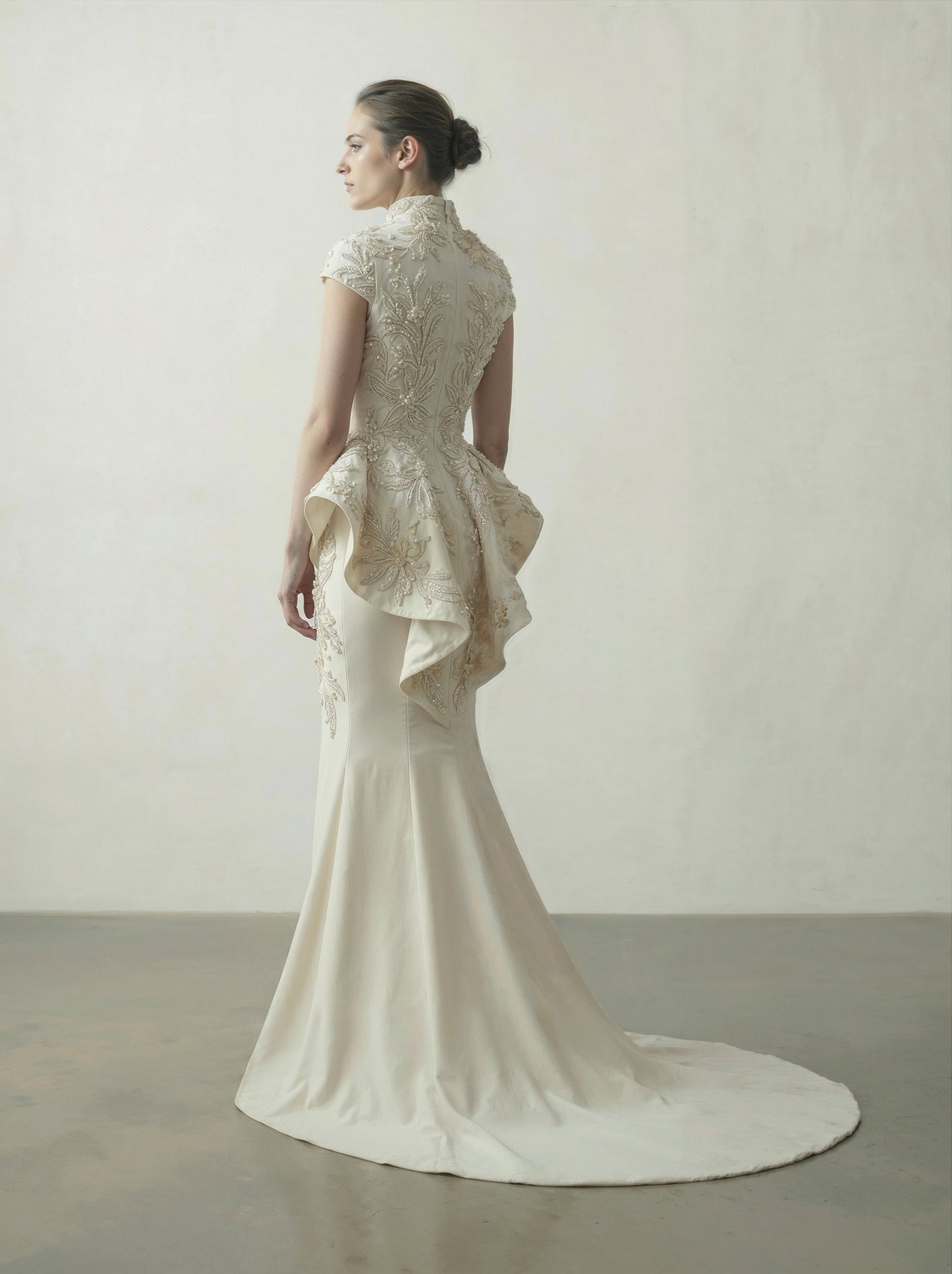 Alabaster Sovereign (Ivory & Gold)