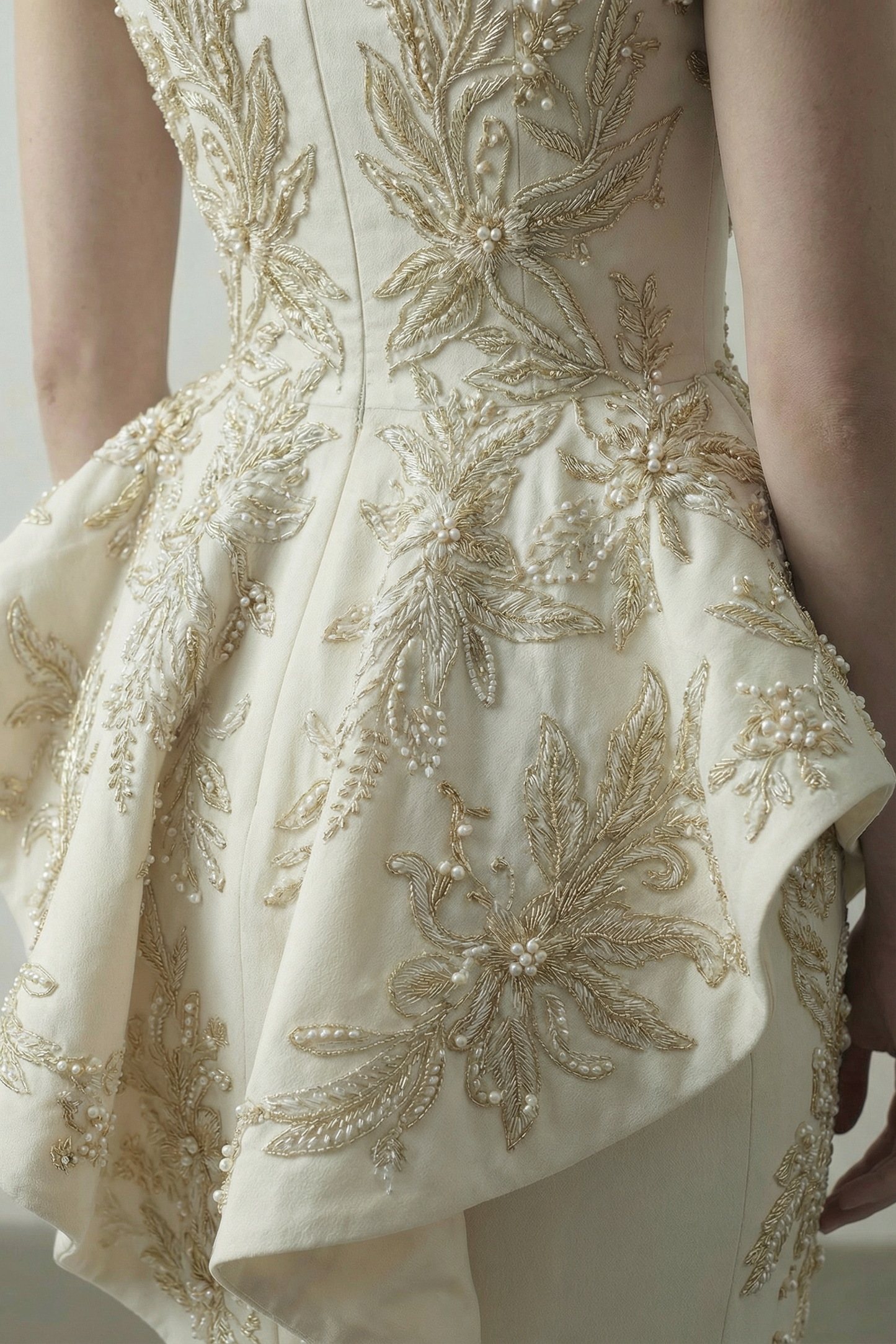 Alabaster Sovereign (Ivory & Gold)
